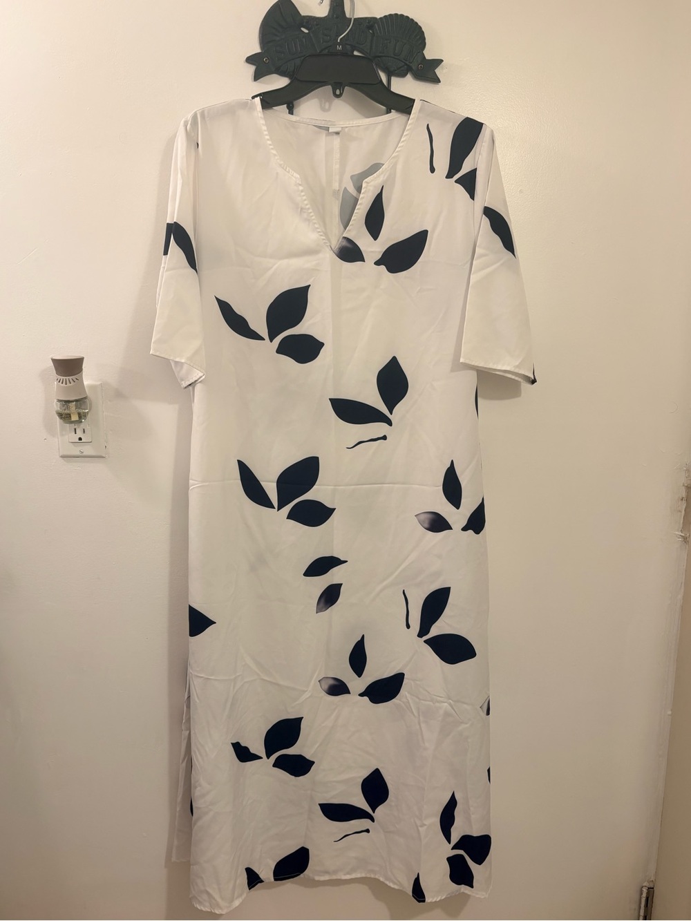 White & Navy Leaf Print Women's Midi Kaftan Dress